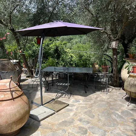 بيت ضيافة La Des Rencontres Villa San Pietro